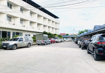 Thawat Hotel,In Lang Suan,2.5 star