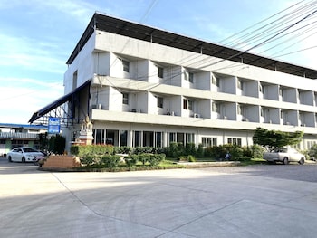Thawat Hotel,In Lang Suan,2.5 star