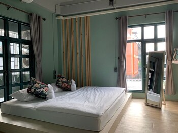 busket hostel