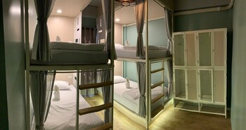 busket hostel