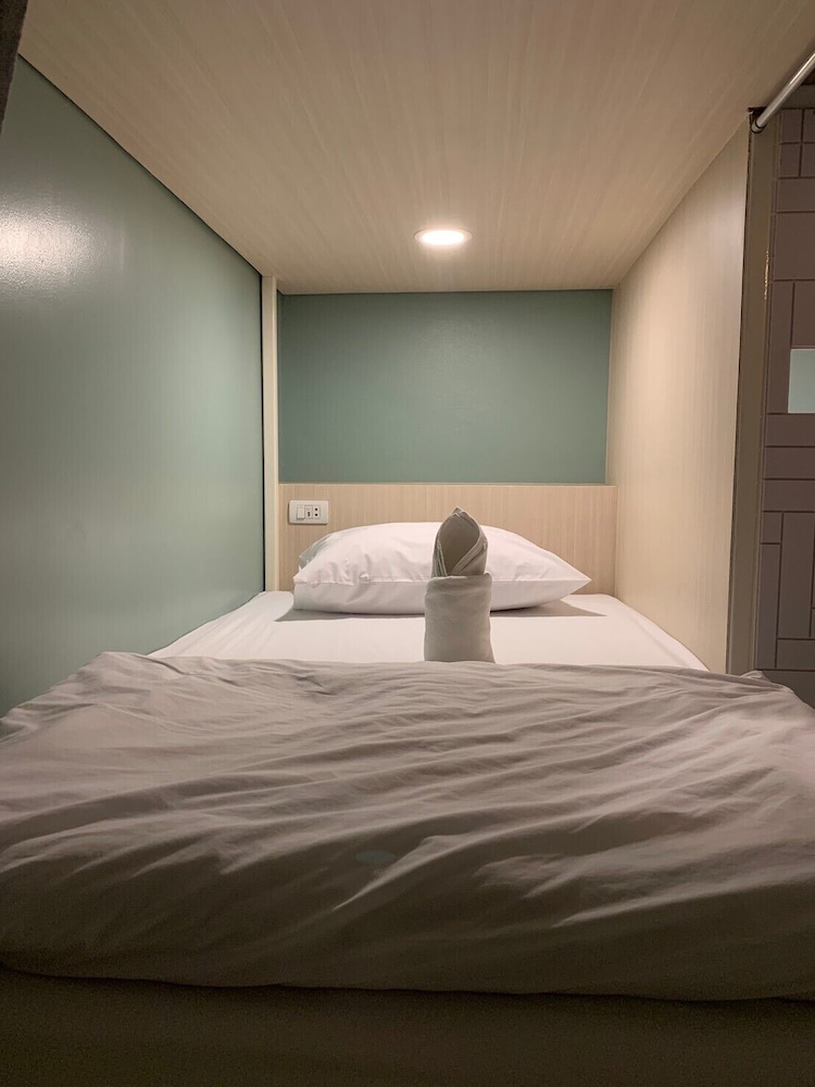busket hostel