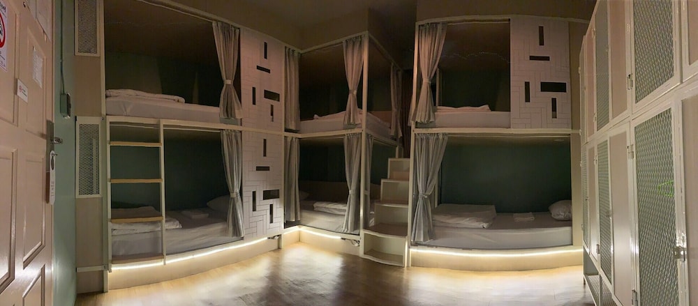 busket hostel