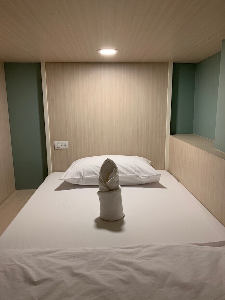 busket hostel
