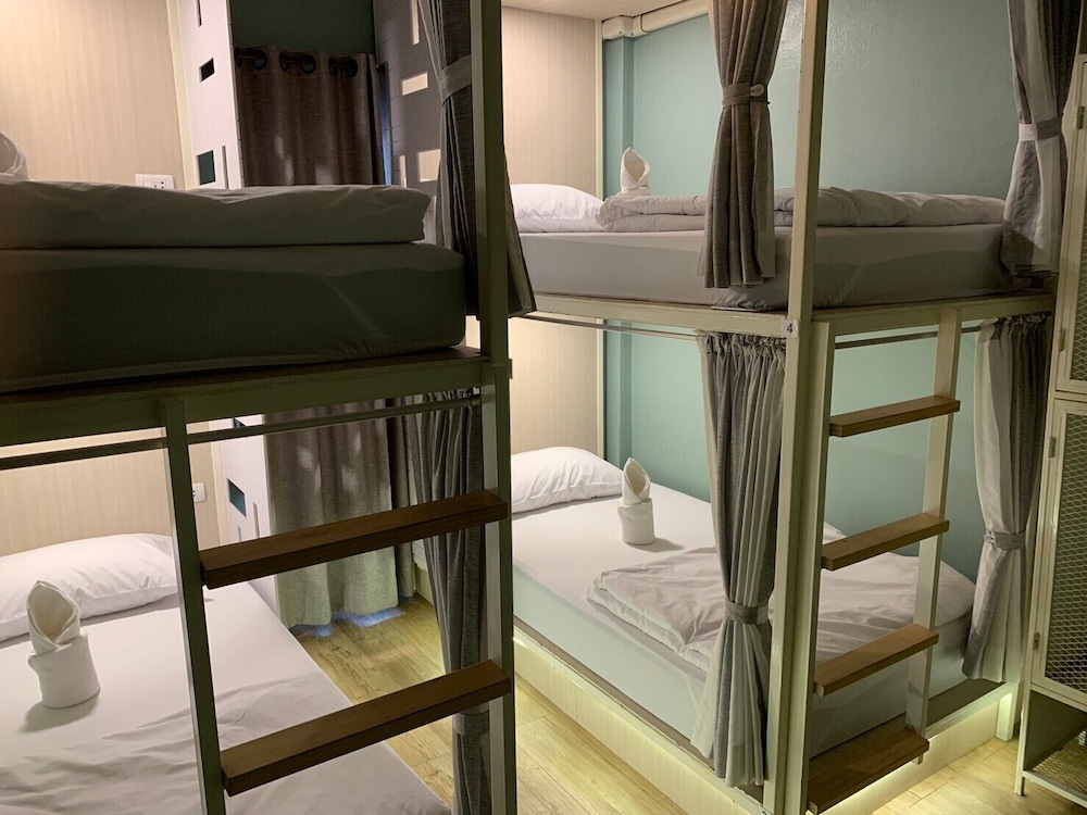 busket hostel