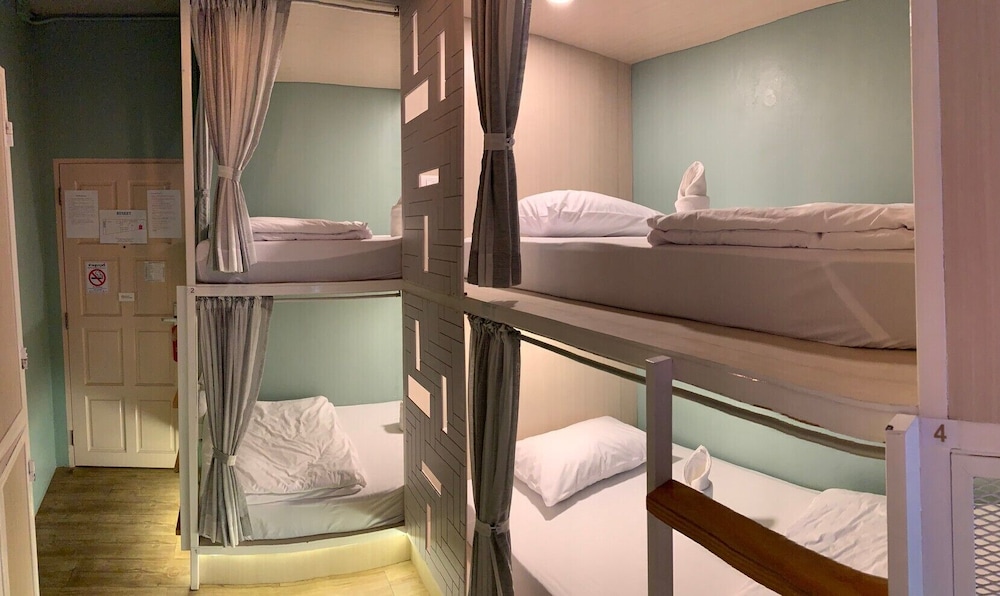 busket hostel