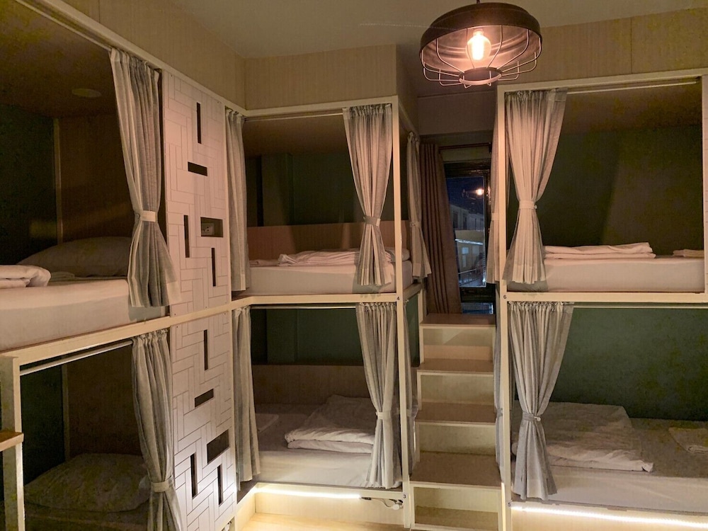 busket hostel