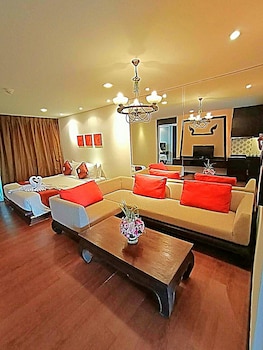 royal thai pavilion jomtien boutique resort