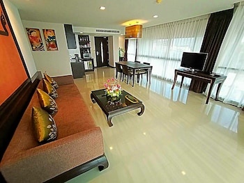 royal thai pavilion jomtien boutique resort