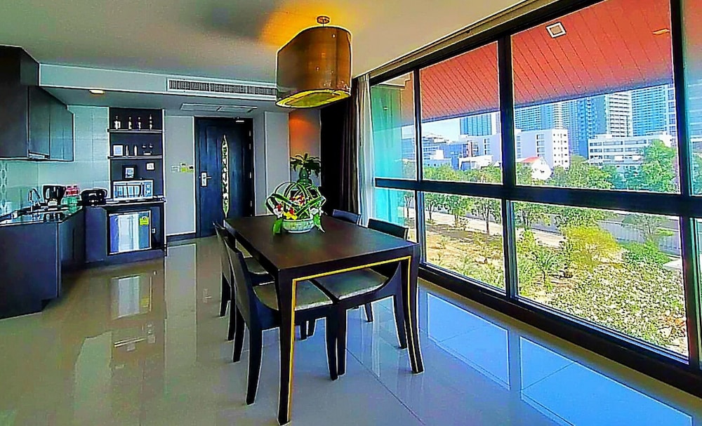 royal thai pavilion jomtien boutique resort