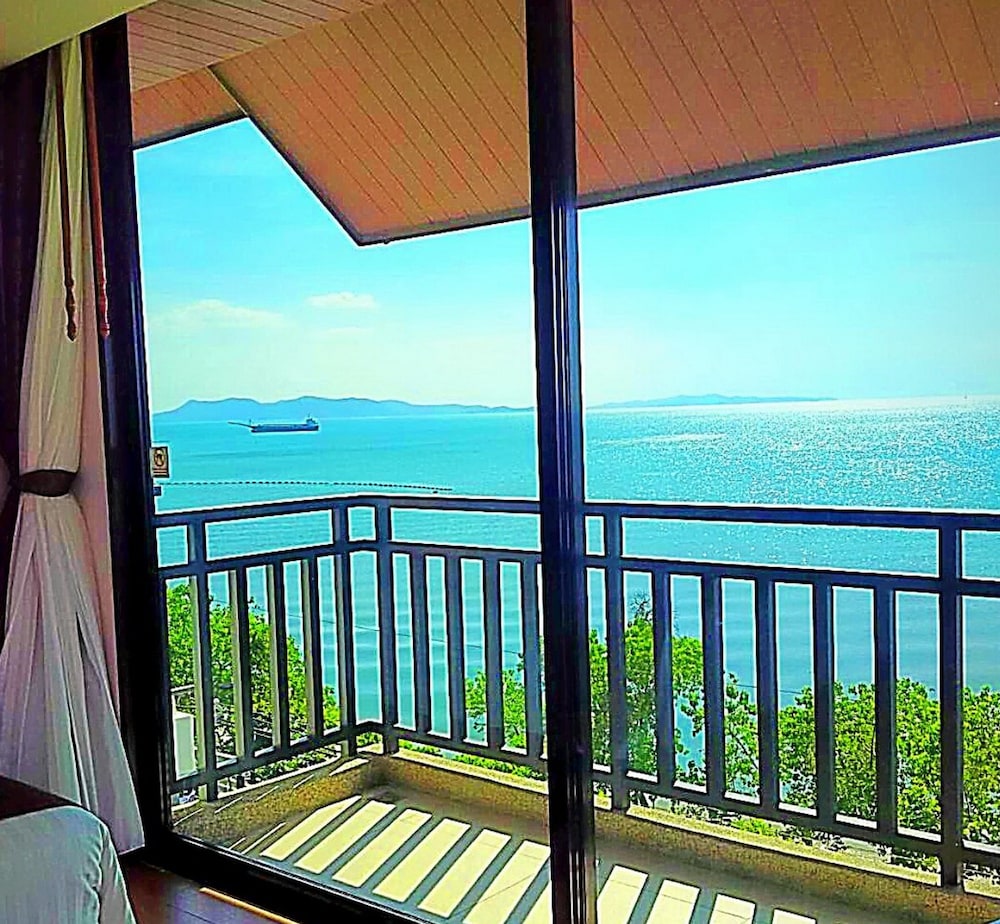 royal thai pavilion jomtien boutique resort