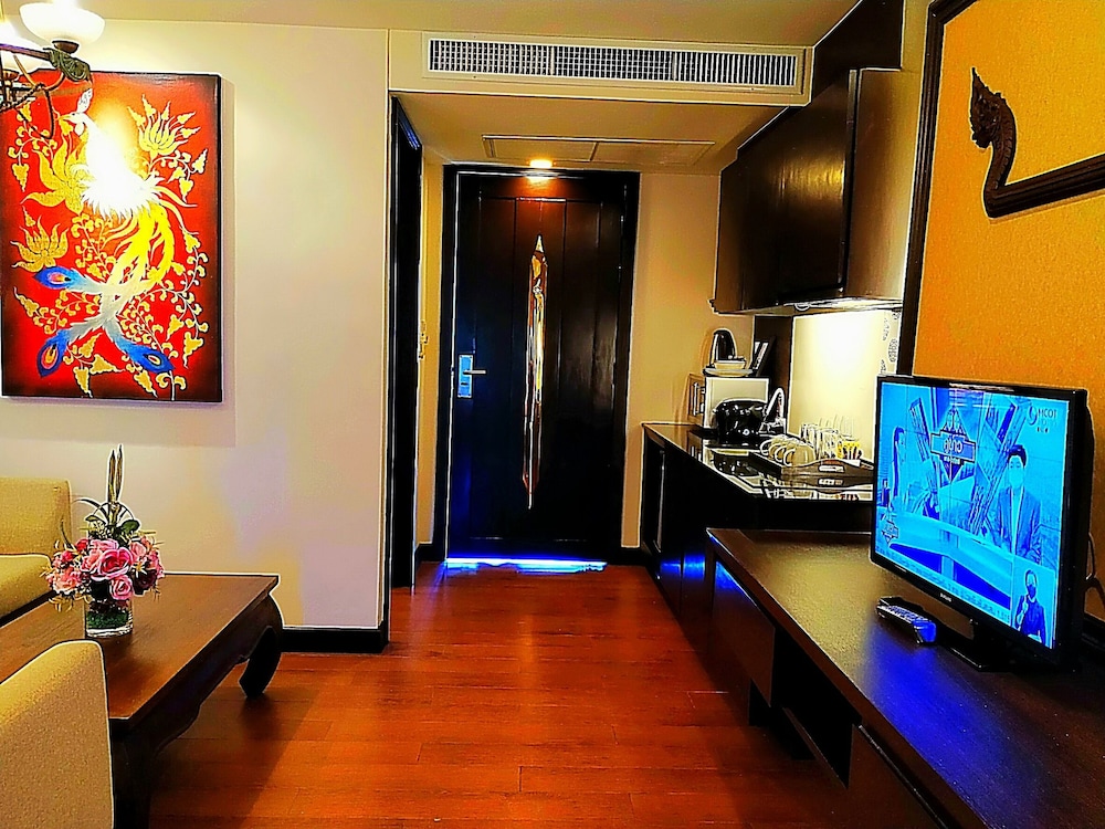 royal thai pavilion jomtien boutique resort