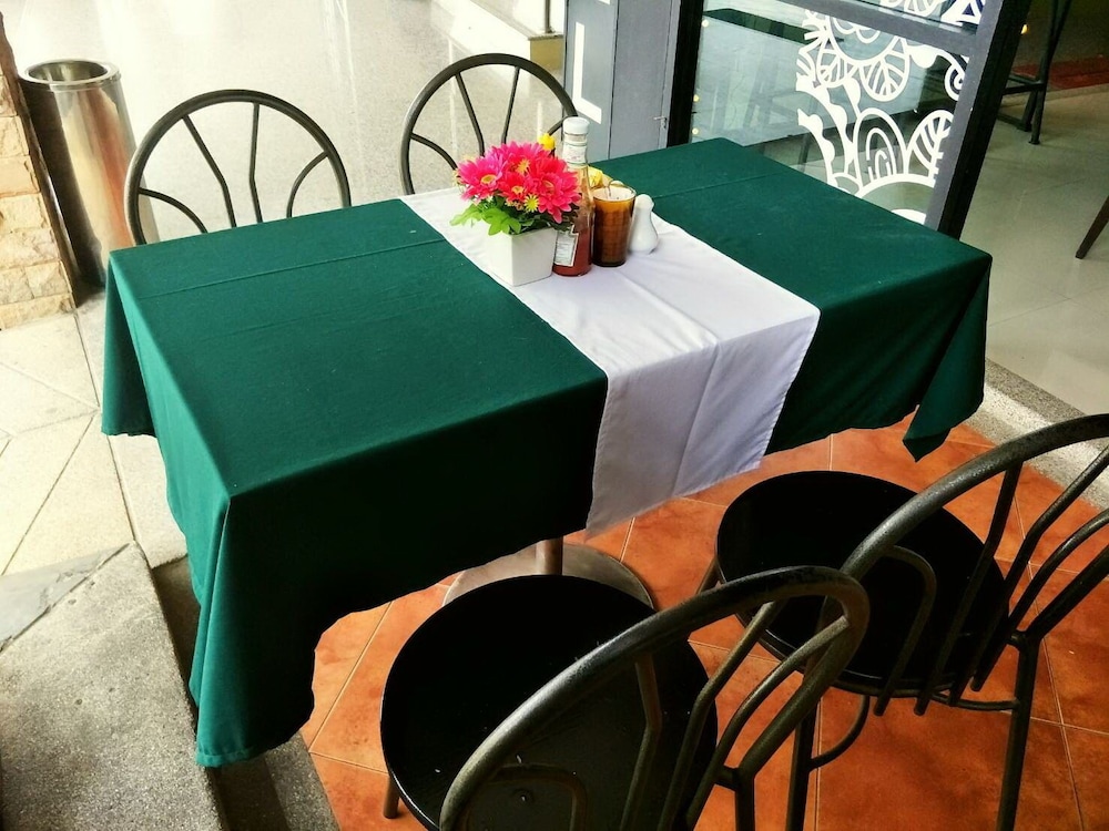 the green plaza hotel