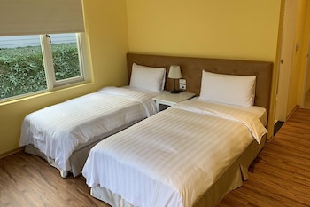 american village resort