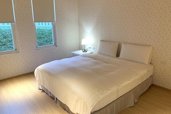 american village resort