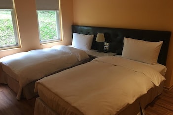 american village resort