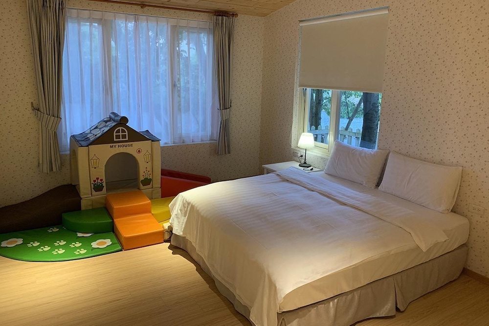 american village resort