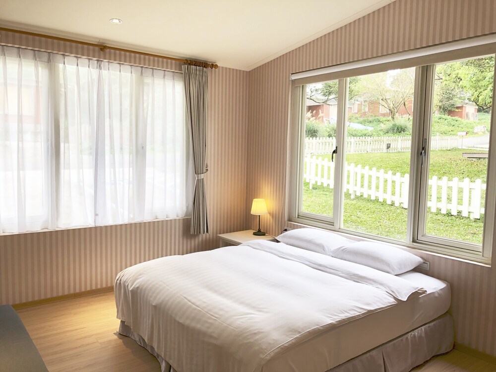 american village resort