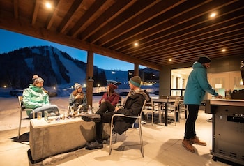 Nowhere Special,Genelle>>Castlegar,2 star