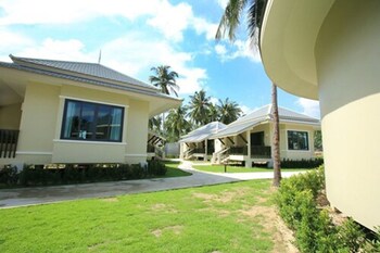 wis beach khanom