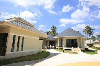 wis beach khanom