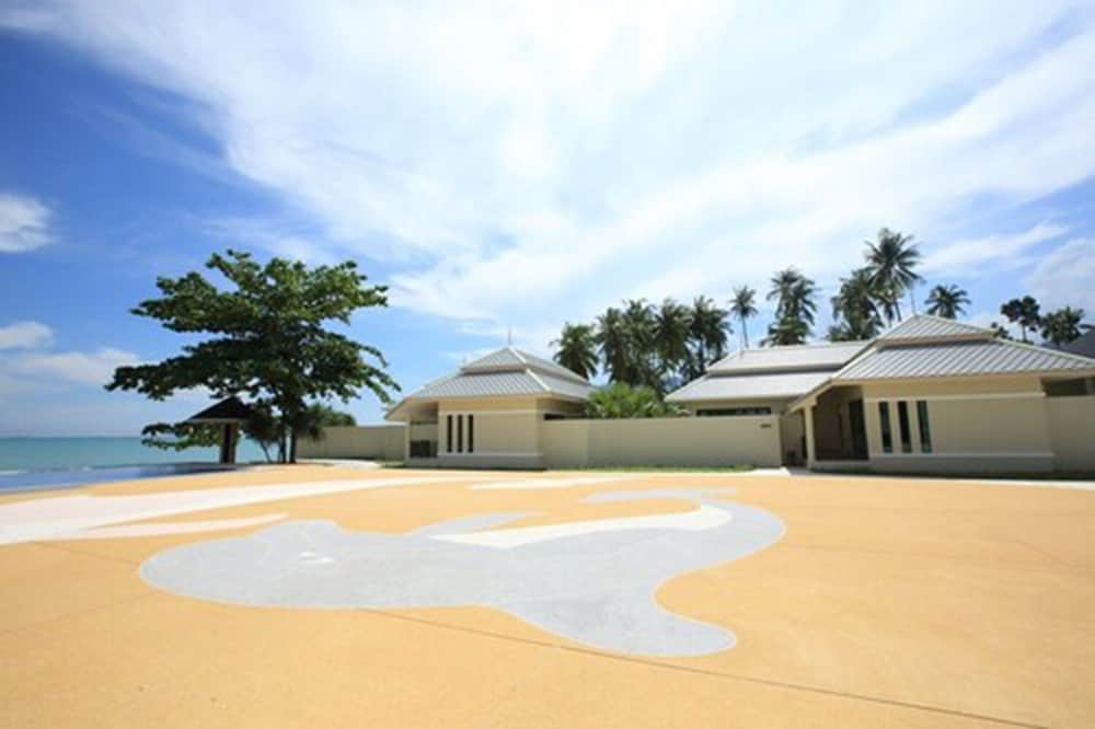 wis beach khanom
