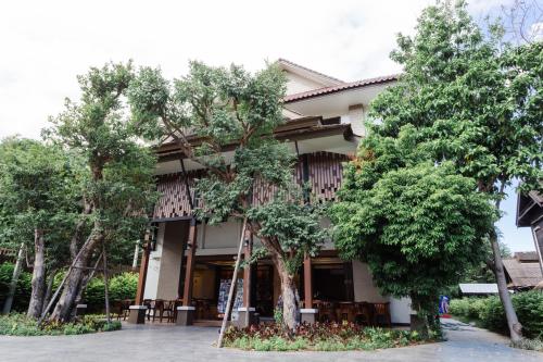 lima lanna hotel