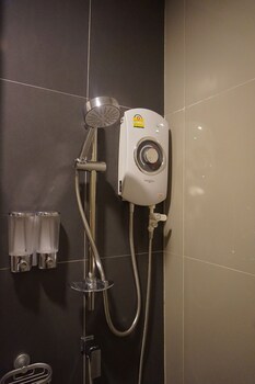 lima lanna hotel