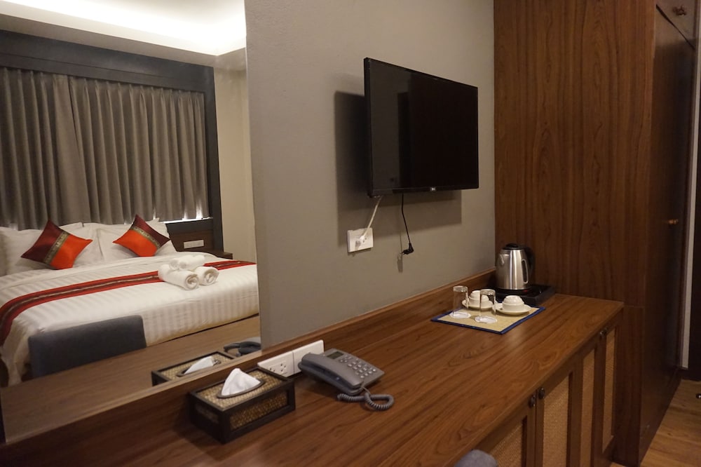 lima lanna hotel
