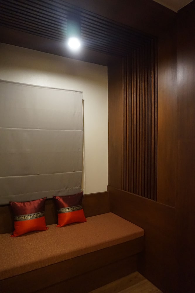 lima lanna hotel