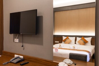 lima lanna hotel