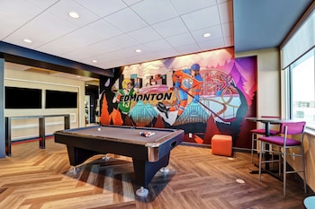 tru by hilton edmonton windermere