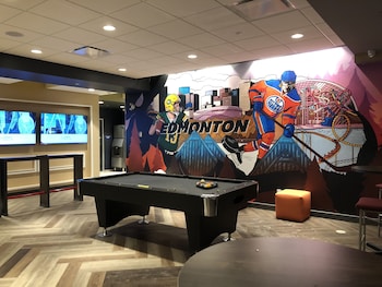 tru by hilton edmonton windermere