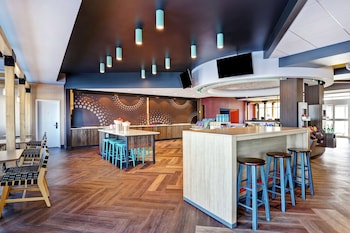 tru by hilton edmonton windermere