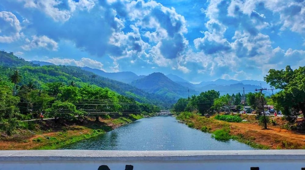 pattama resorts khiri wong