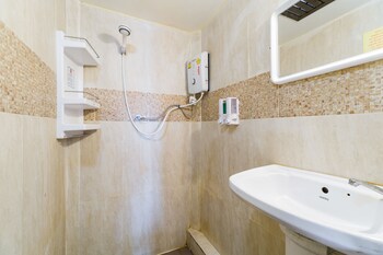 samui beach hostel adults only