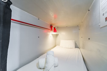 samui beach hostel adults only