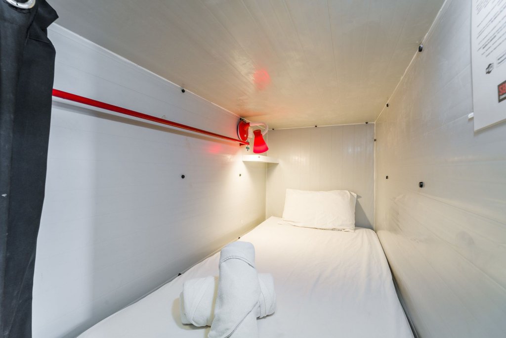 samui beach hostel adults only