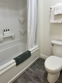 cheticamp outback inn