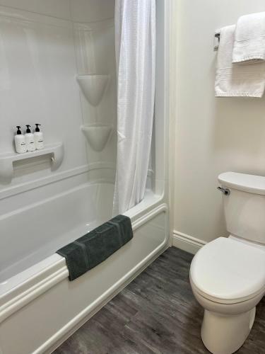 cheticamp outback inn