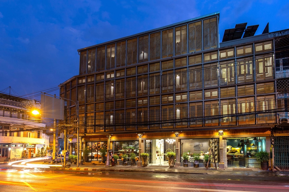 the bridge an eclectic luxotel chiangmai