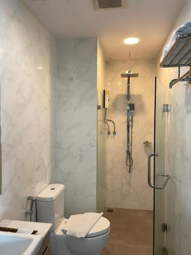 locals prio chiangmai central airport plaza