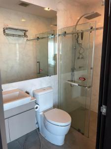 locals prio chiangmai central airport plaza