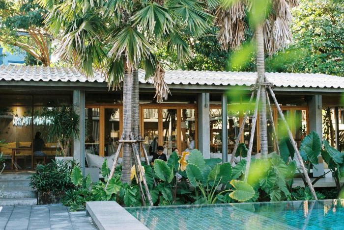 sunkiss pool bed cafe