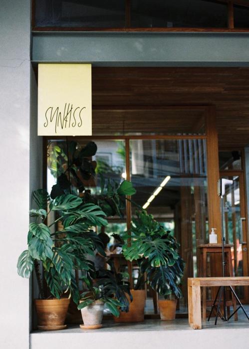 sunkiss pool bed cafe