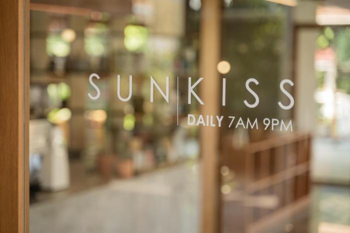 sunkiss pool bed cafe