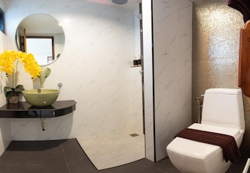 anumat premium budget hotel