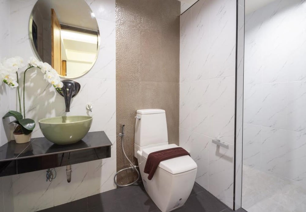 anumat premium budget hotel