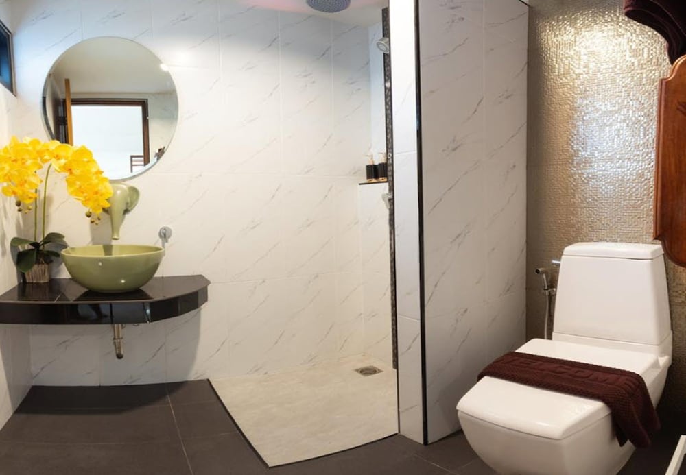 anumat premium budget hotel