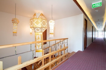 anumat premium budget hotel