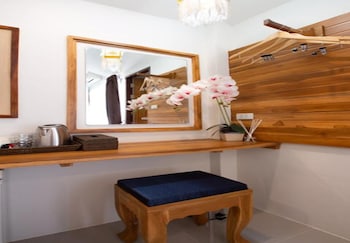 anumat premium budget hotel